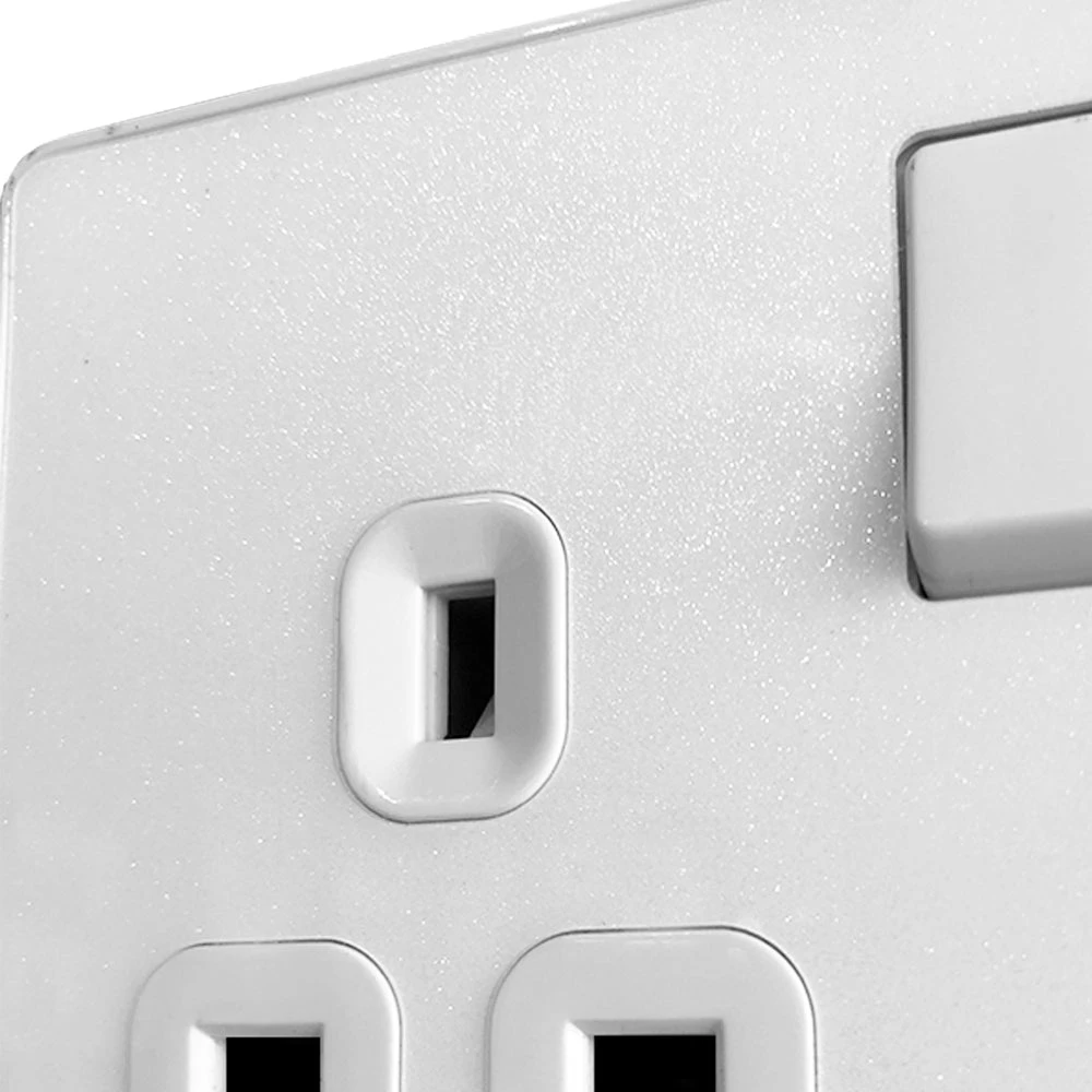 BG Evolve Pearl White 3G 2W Light Switch PCDCL43W 4 BG Evolve Pearl White 3G 2W Light Switch PCDCL43W - Image 2