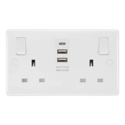 BG White Moulded 13A Double USB Socket With 15W A+C Ports 822UAAC15