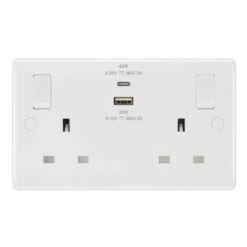 BG White Moulded Double A+C USB Socket 822UAC45