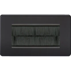 Knightsbridge Screwless Matt Black 4G Cable Brush Outlet SF4GMBBR