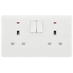 BG White Moulded 13A Double Socket With Neon 826
