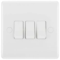 BG White Moulded 3G 2W Light Switch 843