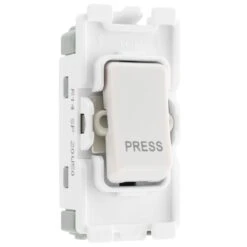 BG White Moulded PVC 20A Retractive Grid Module R14